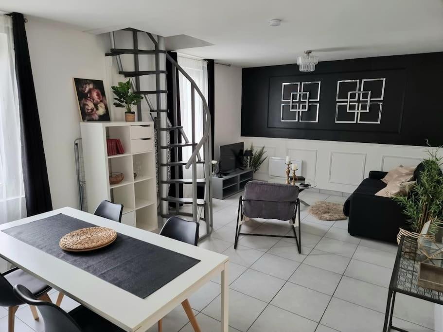 Maison Aux Portes De Tours محطة سانت-بيير-ديه-كورب المظهر الخارجي الصورة